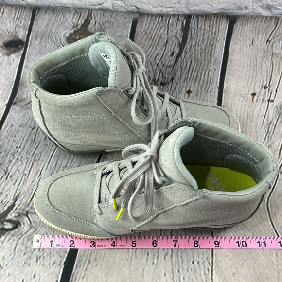 SOREL OUT ‘N ABOUT II Dove Quarry Gray Soft Suede Lace Up Wedge Boot Sneakers - Picture 7 of 17